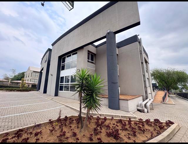 771M² OFFICE TO LET IN NOORDWYK